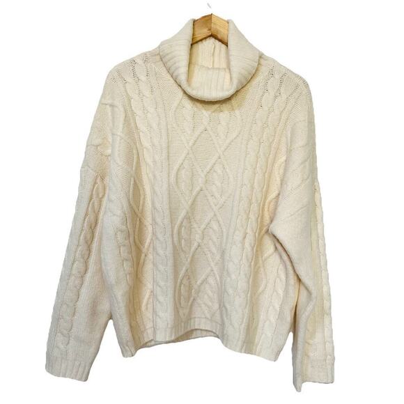 Abercrombie & Fitch Cable Knit Chunky Turtleneck Sweater Size M Fisherman Preppy - Picture 1 of 7